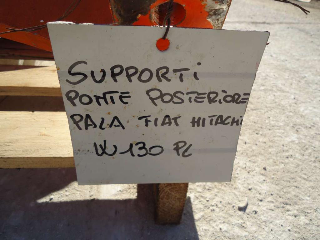 Supporto ponte posteriore per Fiat Hitachi W130 Foto 2