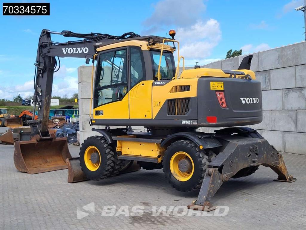 Volvo EW140 D Outriggers + Blade Foto 2