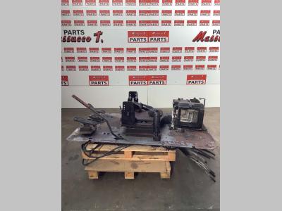 Sotto cabina per Hitachi ZX160LC in vendita da Massucco T. Srl Area Ricambi