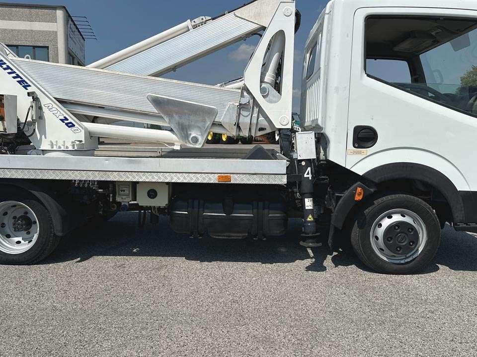 Nissan 35.11 Multitel MX200 Foto 11