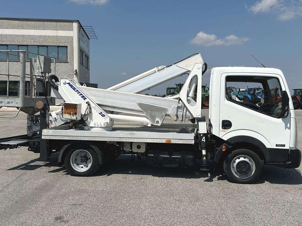Nissan 35.11 Multitel MX200 Foto 19