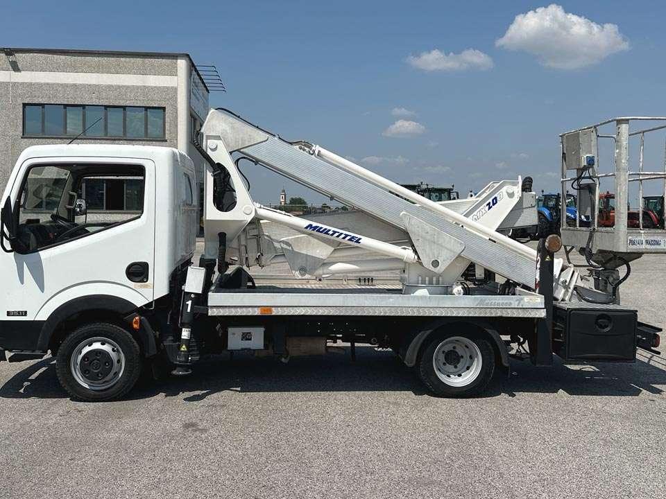 Nissan 35.11 Multitel MX200 Foto 2