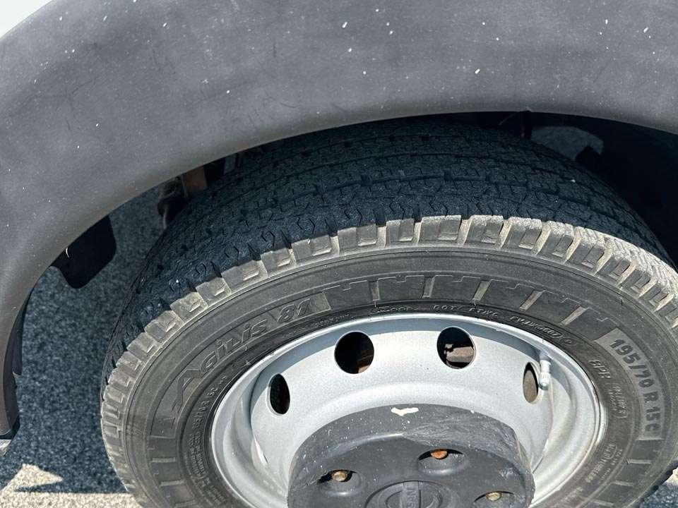 Nissan 35.11 Multitel MX200 Foto 5
