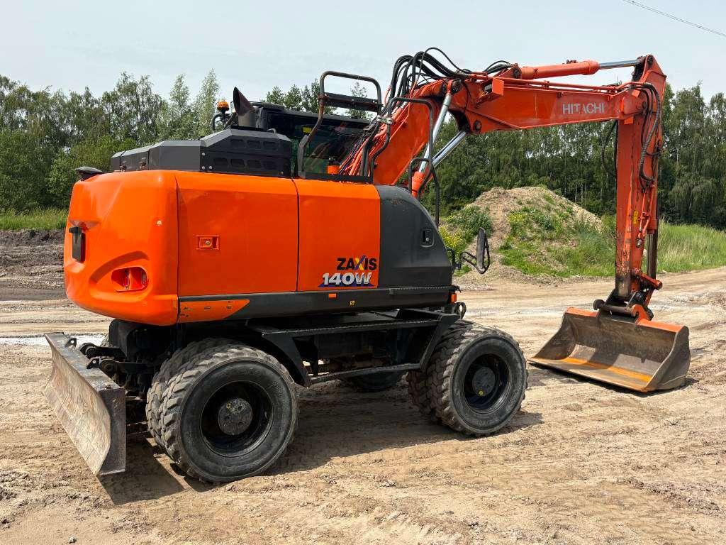 Hitachi ZX 140 W-6 (3 Pieces available) Foto 5