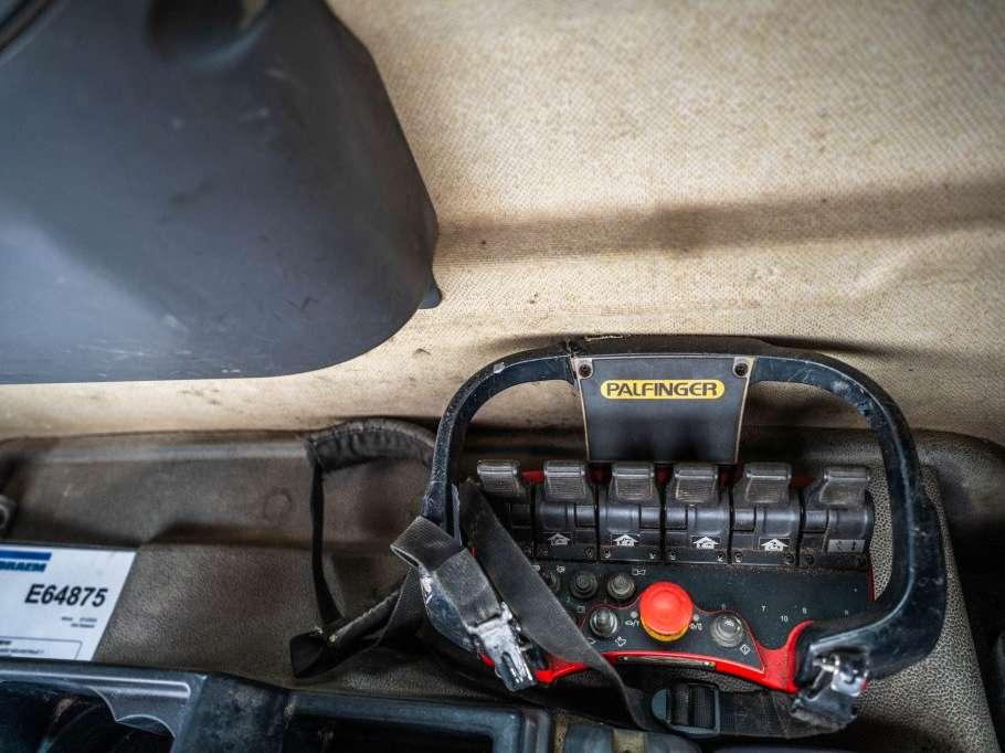Renault KERAX 370 + PALFINGER 15T/M+2EXT. Foto 13