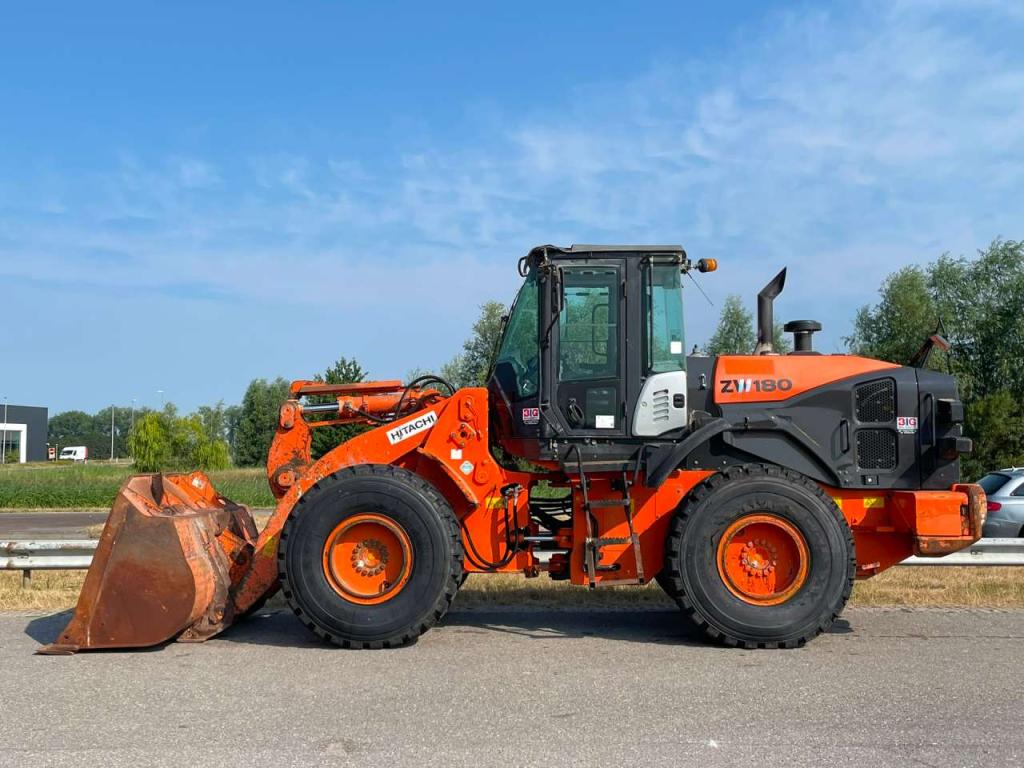 Hitachi ZW180-5B Foto 1