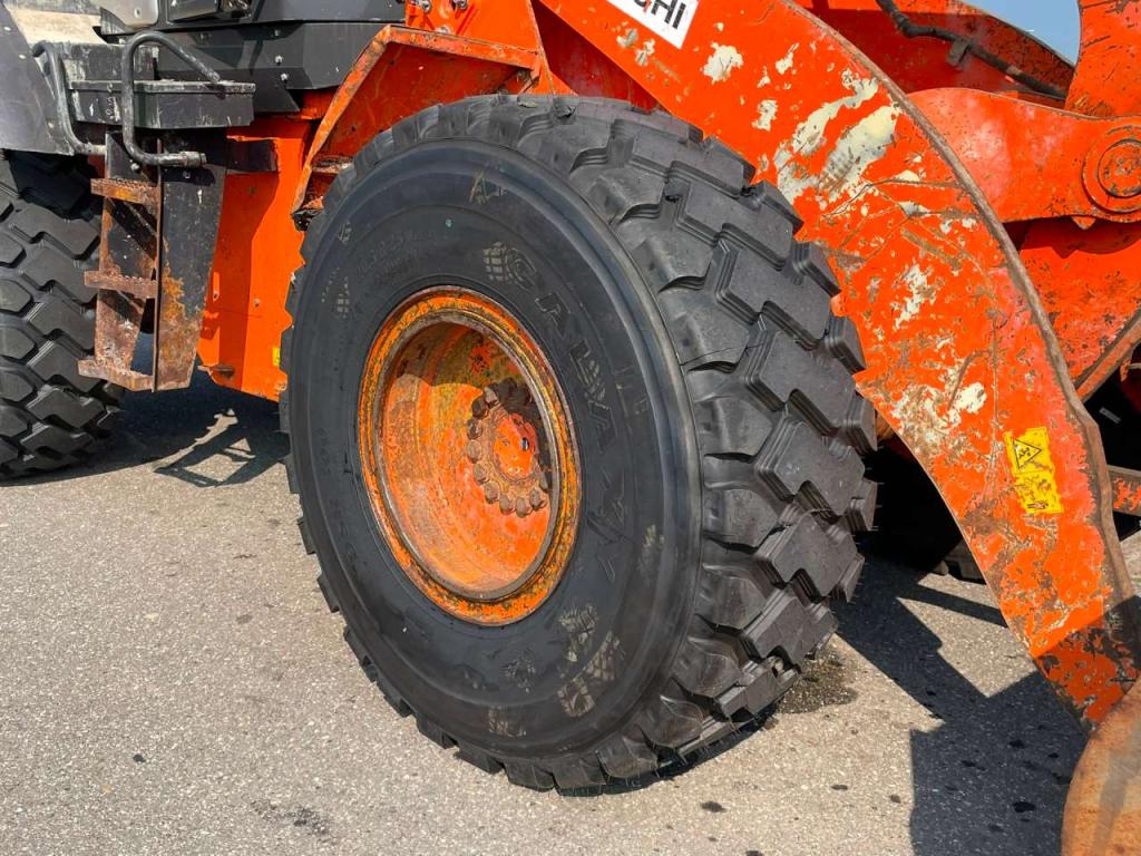 Hitachi ZW180-5B Foto 12