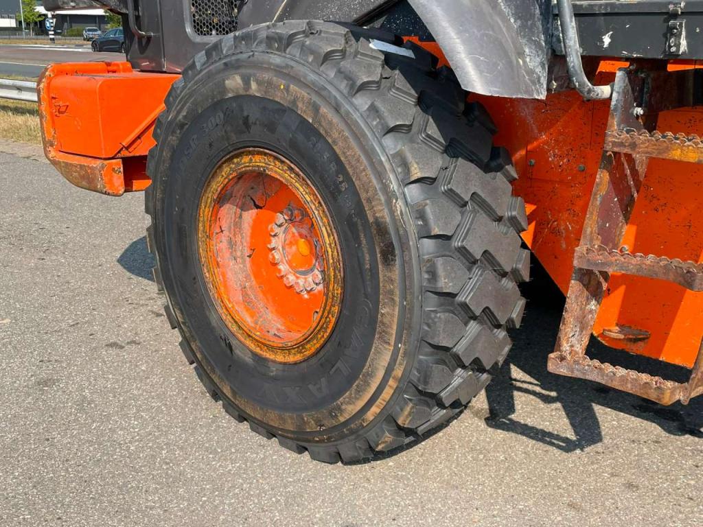 Hitachi ZW180-5B Foto 13