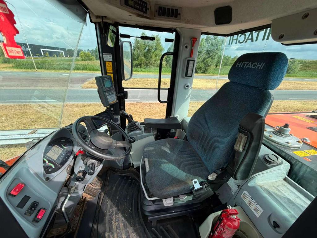 Hitachi ZW180-5B Foto 18