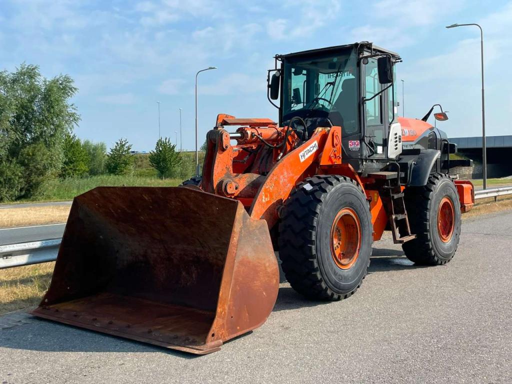 Hitachi ZW180-5B Foto 2