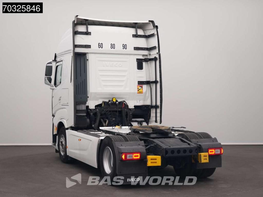 Iveco S-Way 510 4X2 Full-Air Retarder 2xTanks Standklima ACC Navi Foto 2