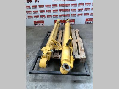 Pistone sollevamento per Komatsu PC228-3 in vendita da Massucco T. Srl Area Ricambi