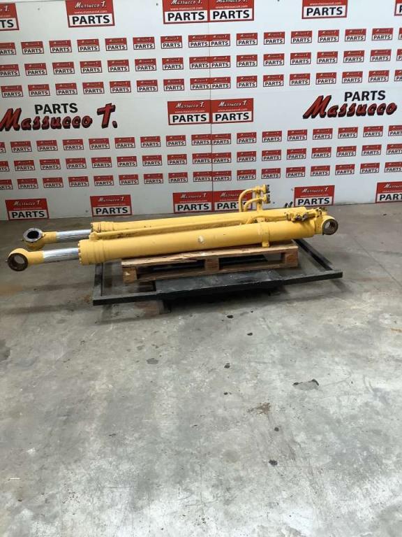 Pistone sollevamento per Komatsu PC228-3 Foto 3