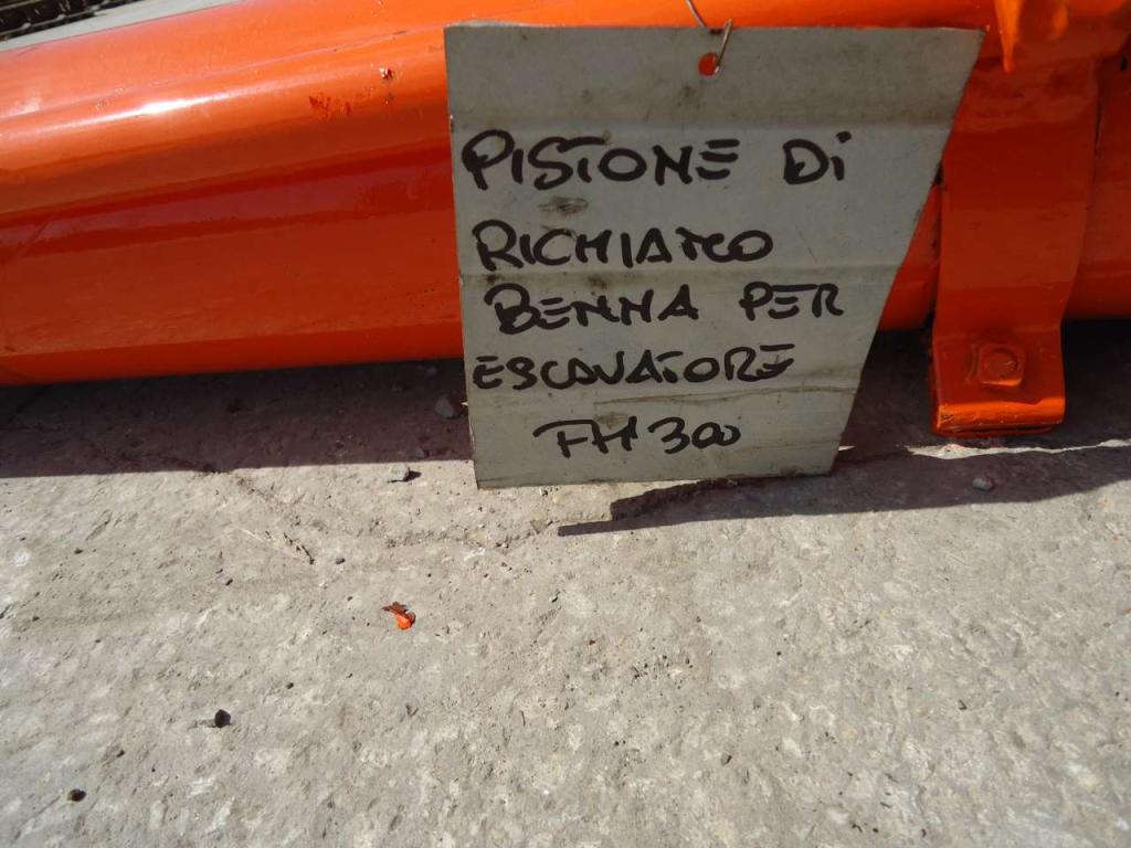 Pistone rotazione benna per Fiat Hitachi FH300 Foto 3