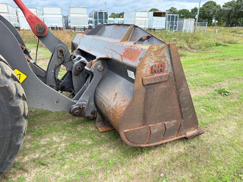 Volvo L90H - 3rd Function / Quick Coupler Foto 24