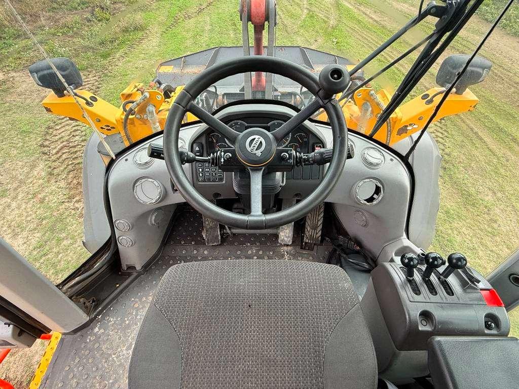 Volvo L90H - 3rd Function / Quick Coupler Foto 9