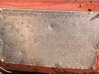 Fiat Hitachi EX215 in vendita da Omeco Spa