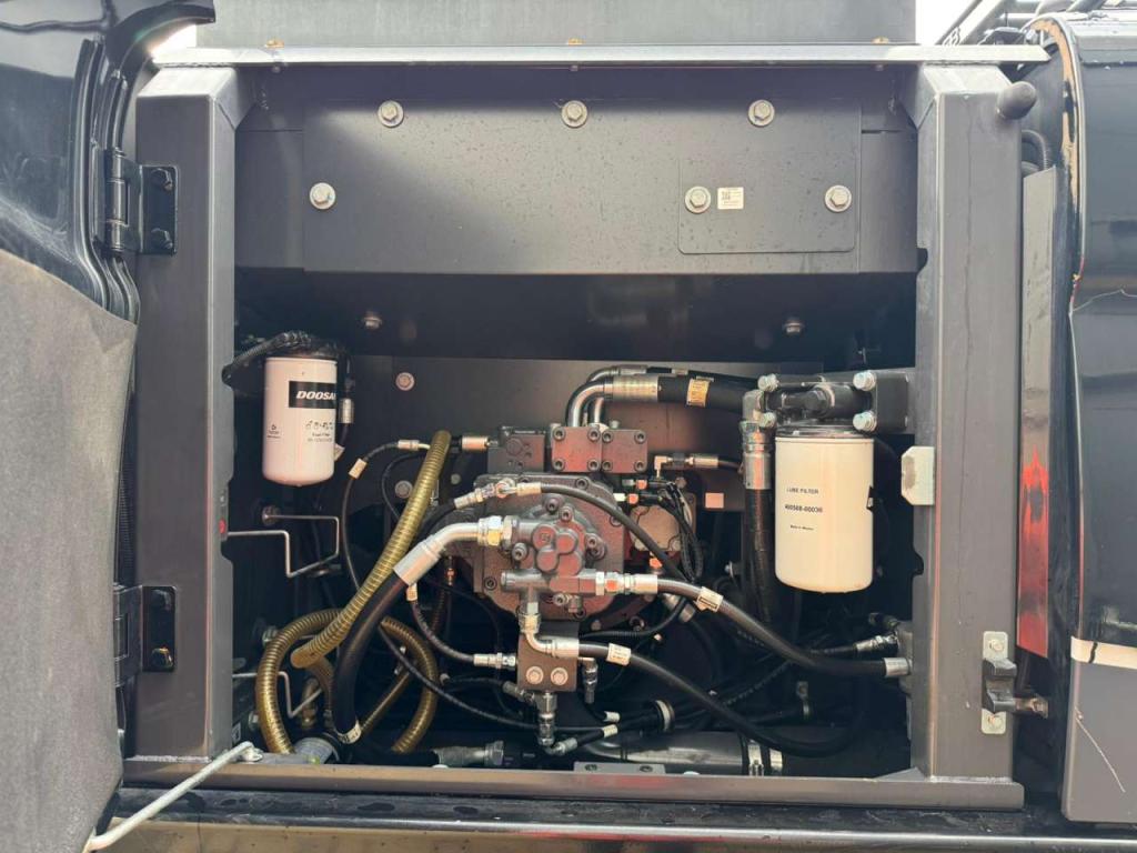 Doosan DX225LC-5 Foto 18