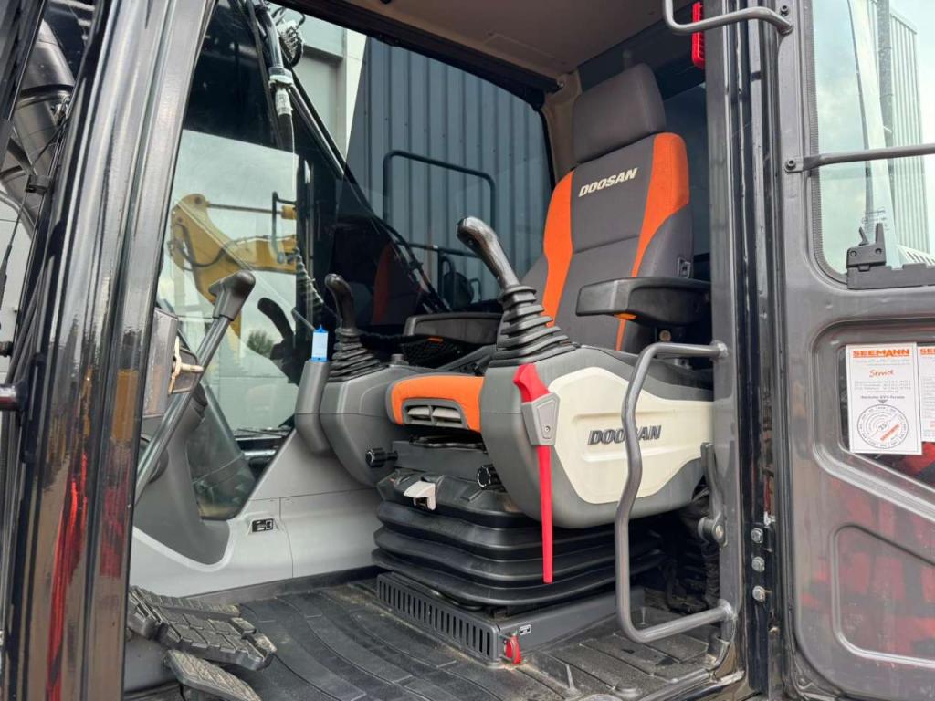 Doosan DX225LC-5 Foto 22