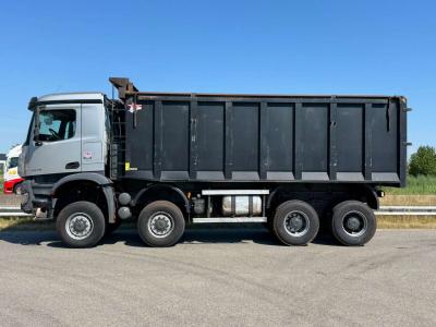 Mercedes-Benz Arocs 4848 8x8 tipper in vendita da Big Machinery