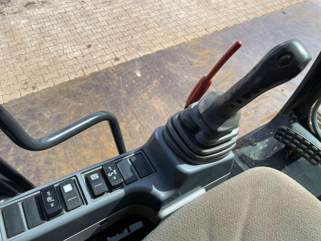 Hitachi ZX210LC-5B Foto 23