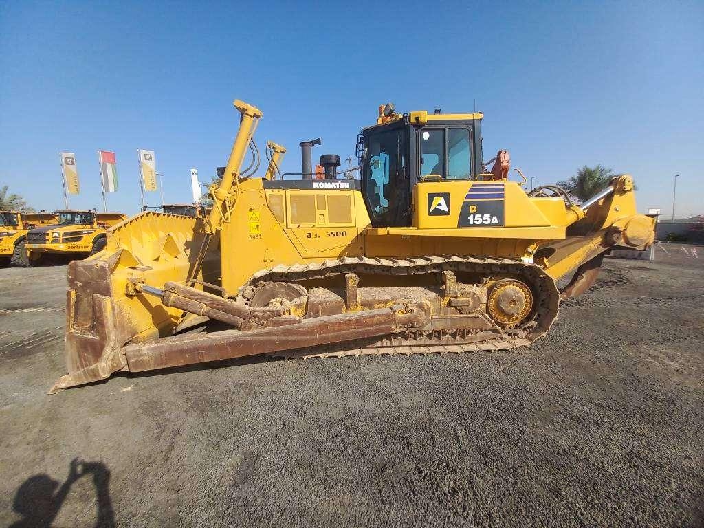 Komatsu D155A-6R (4pcs available for sale in Abu Dhabi) Foto 10