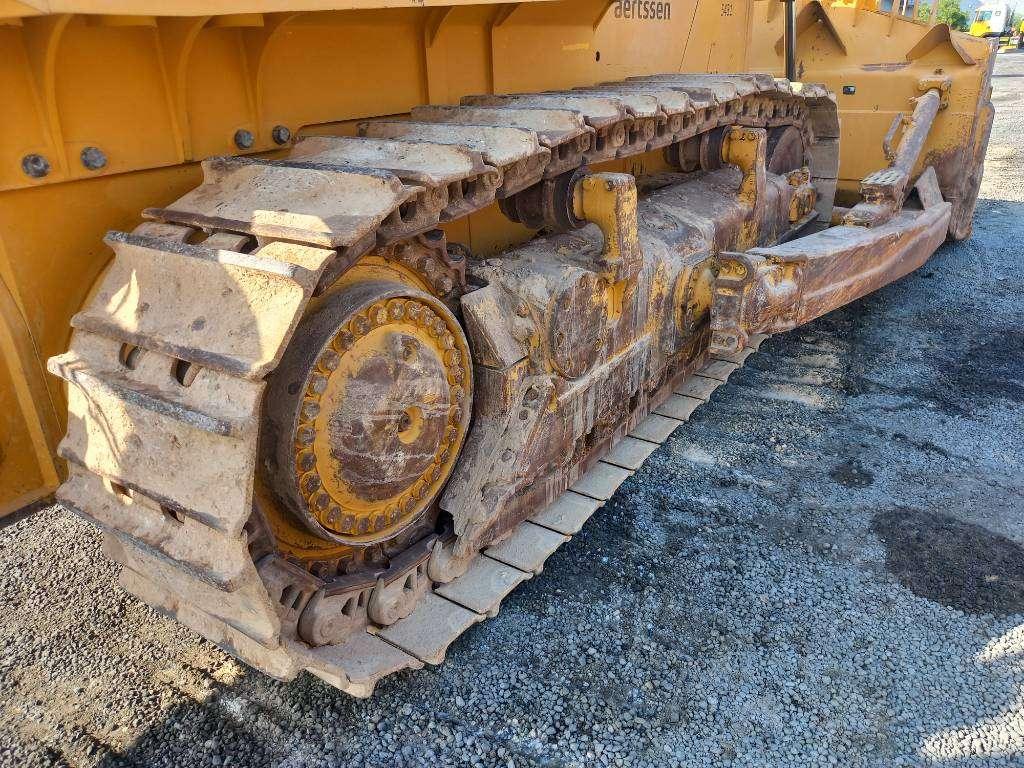 Komatsu D155A-6R (4pcs available for sale in Abu Dhabi) Foto 13