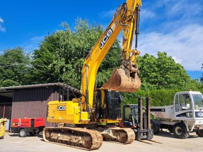 JCB 220XLC in vendita da Pic8 Srl
