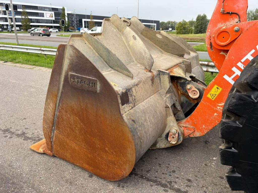 Hitachi ZW310-6 Foto 10