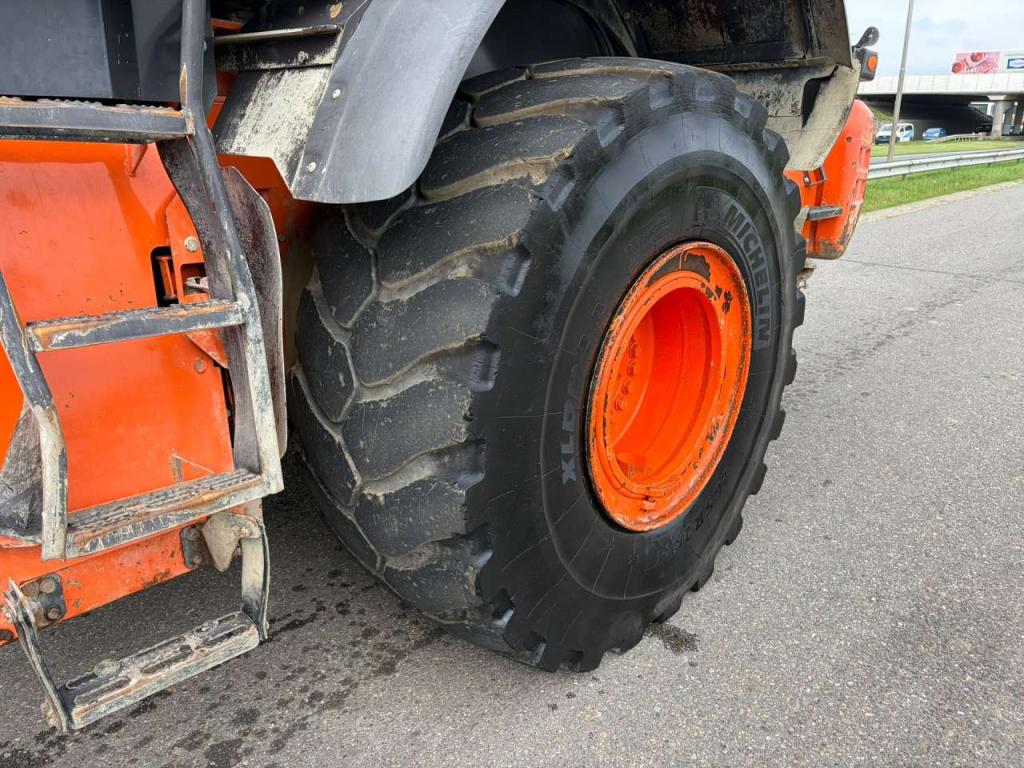 Hitachi ZW310-6 Foto 12