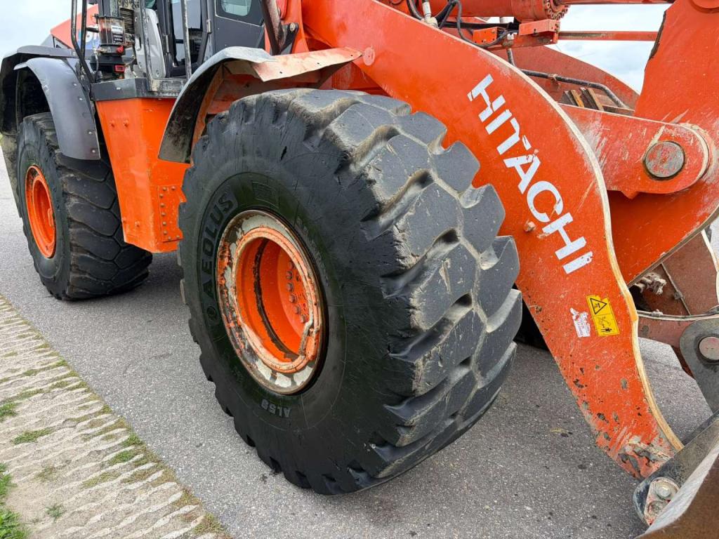 Hitachi ZW310-6 Foto 13