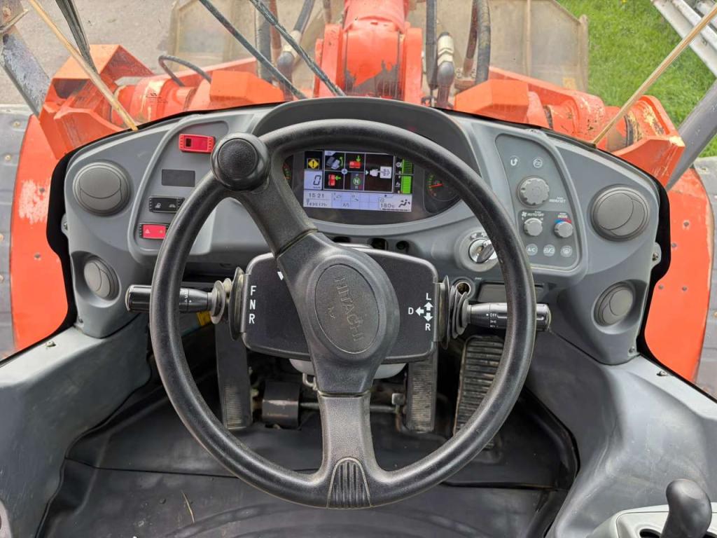 Hitachi ZW310-6 Foto 17