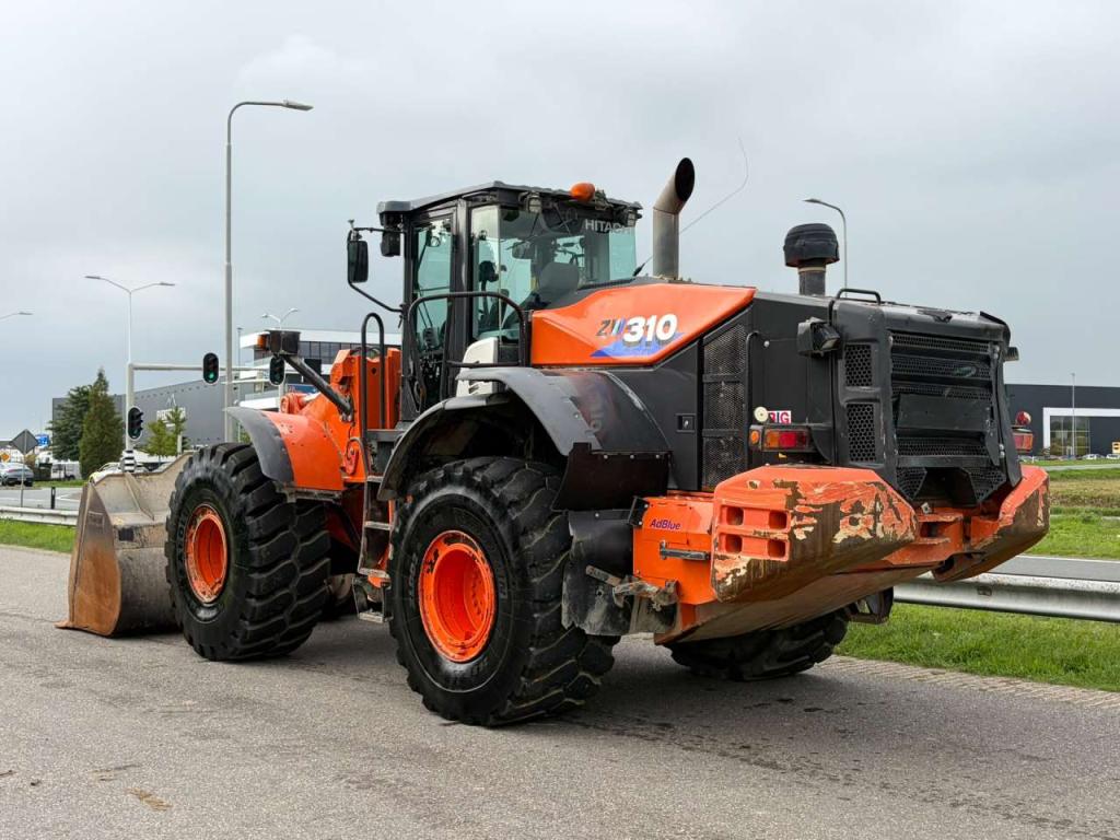 Hitachi ZW310-6 Foto 3