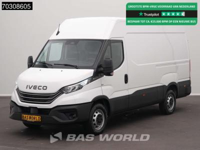 Iveco Daily 35S18 3.0L Automaat 180PK L2H2 ACC LED Airco Cruise Camera CarPlay Parkeersensoren 3,5t Trekg in vendita da BAS World B.V.