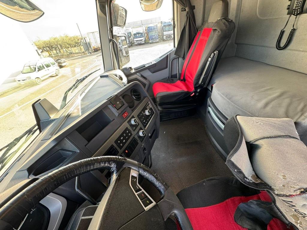 Renault T 520 Foto 7