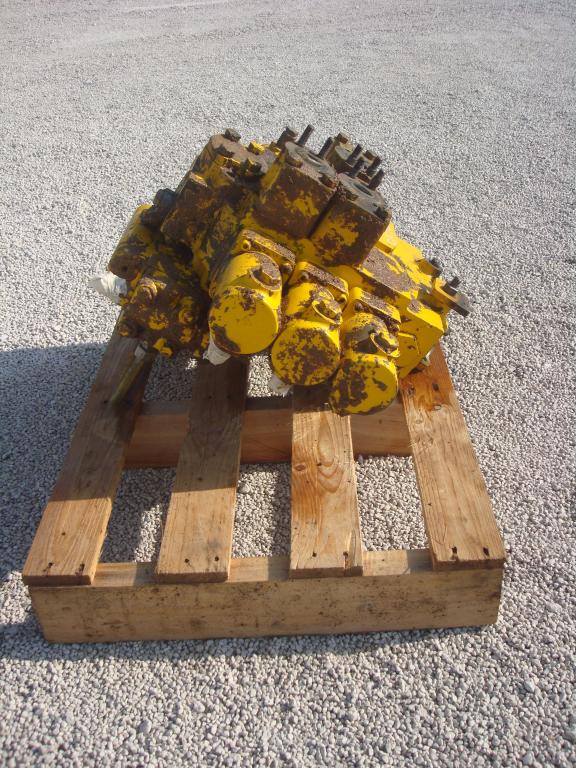 Distributore idraulico per Volvo 4600 Foto 5