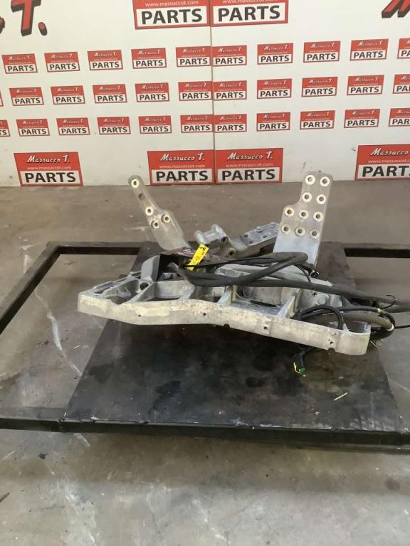 Supporto serbatoio per Volvo FH16 550 6x4 Foto 4