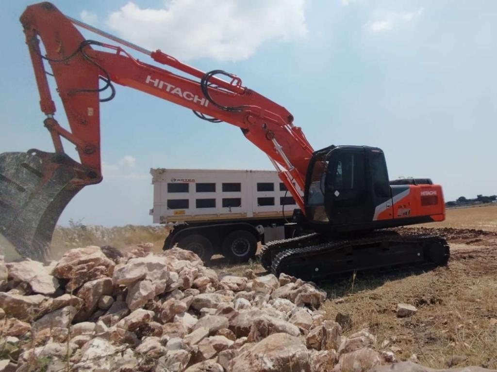 Hitachi ZX210 Foto 1