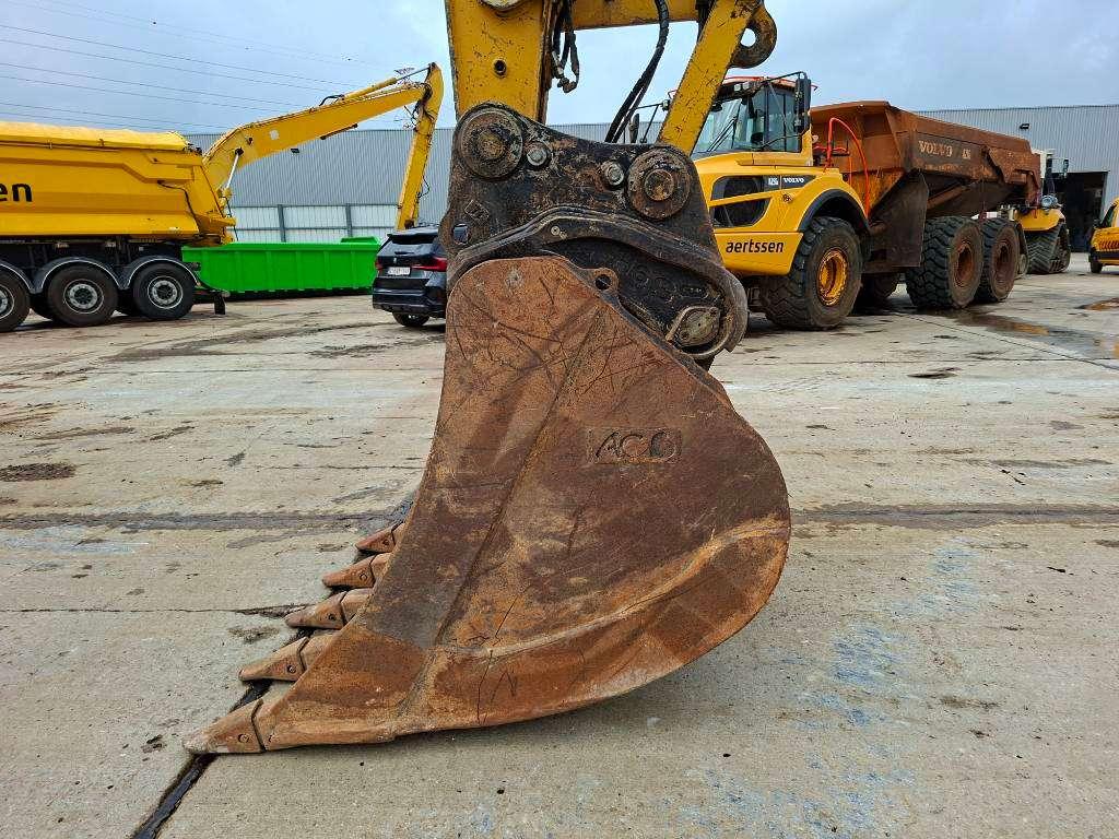 Caterpillar 320 Foto 15