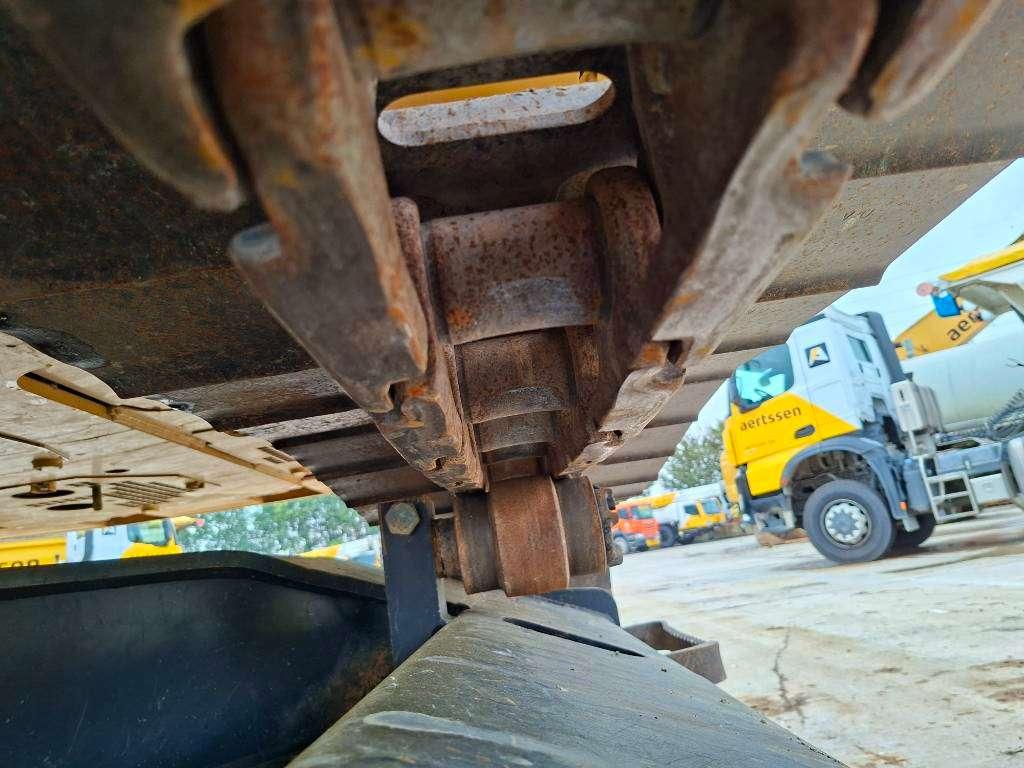Caterpillar 320 Foto 23