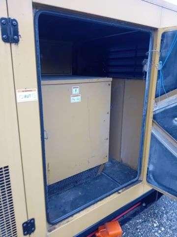 Caterpillar 250 kva Foto 5