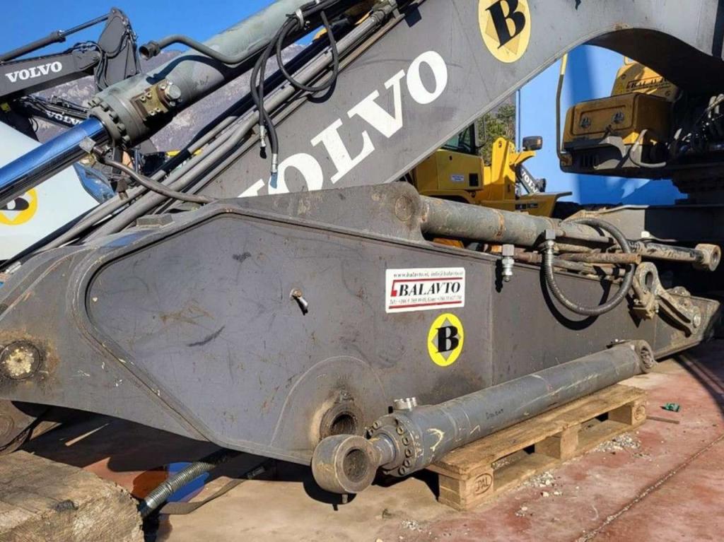 Volvo digging arm 14606868 for Volvo EC210B, EC210C, EC235C... Foto 1