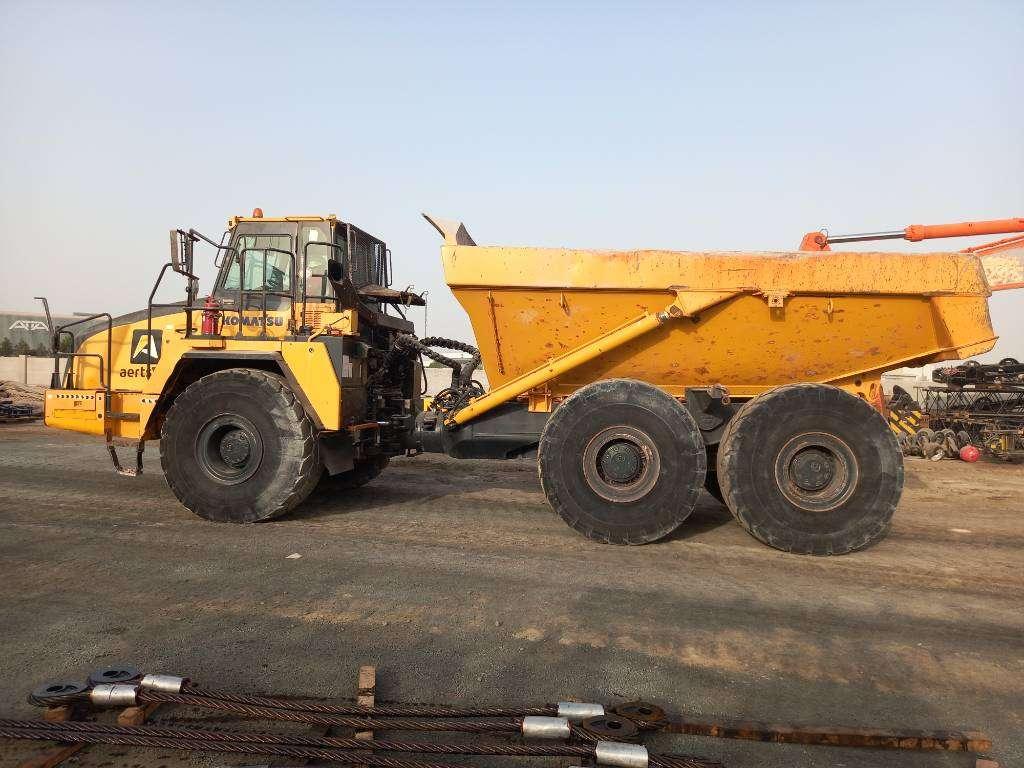 Komatsu HM400-3R (4 pcs available for sale in Abu Dhabi) Foto 1
