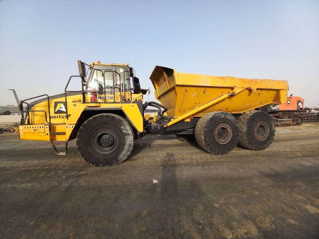 Komatsu HM400-3R (4 pcs available for sale in Abu Dhabi) Foto 10