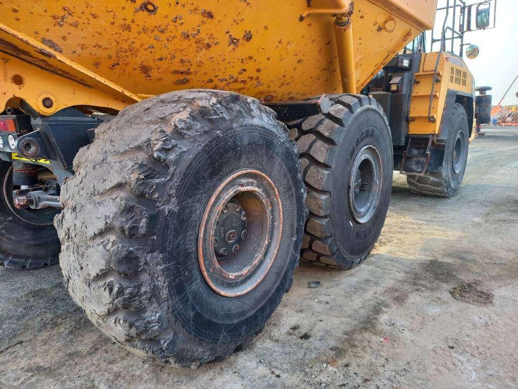 Komatsu HM400-3R (4 pcs available for sale in Abu Dhabi) Foto 16