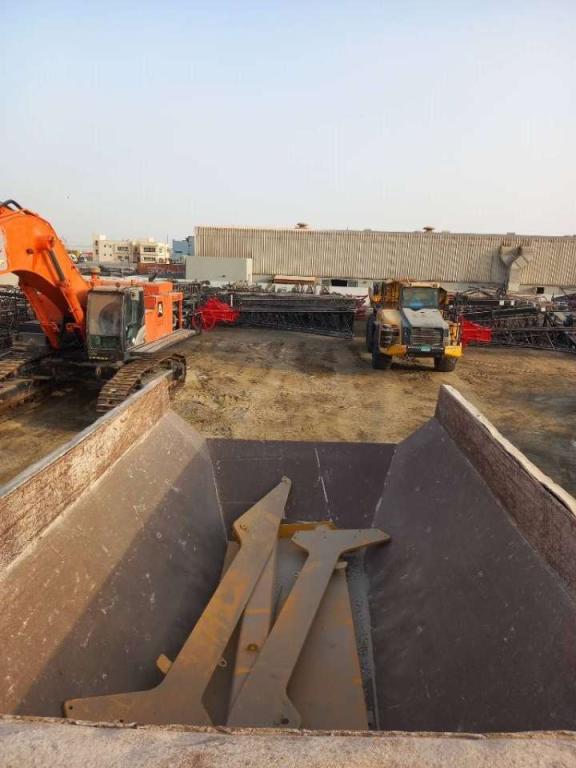 Komatsu HM400-3R (4 pcs available for sale in Abu Dhabi) Foto 20
