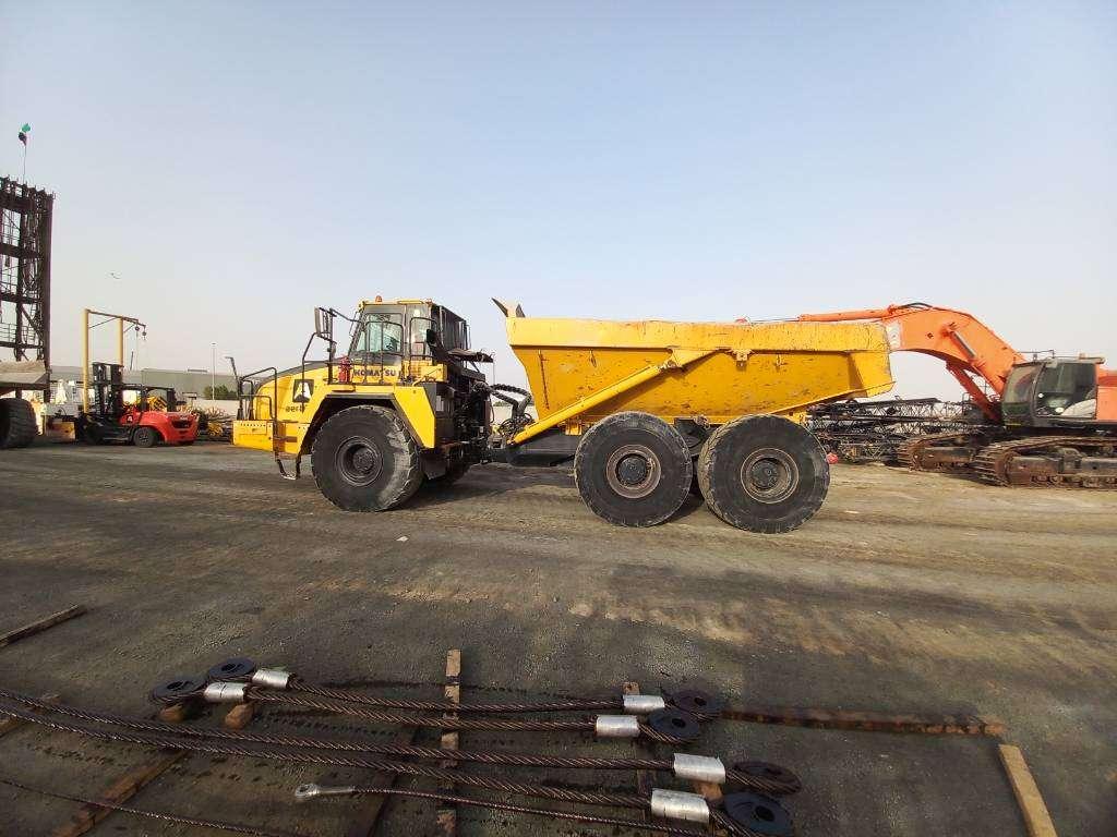 Komatsu HM400-3R (4 pcs available for sale in Abu Dhabi) Foto 3