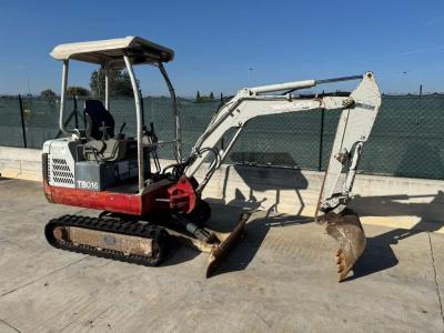 Takeuchi TB016