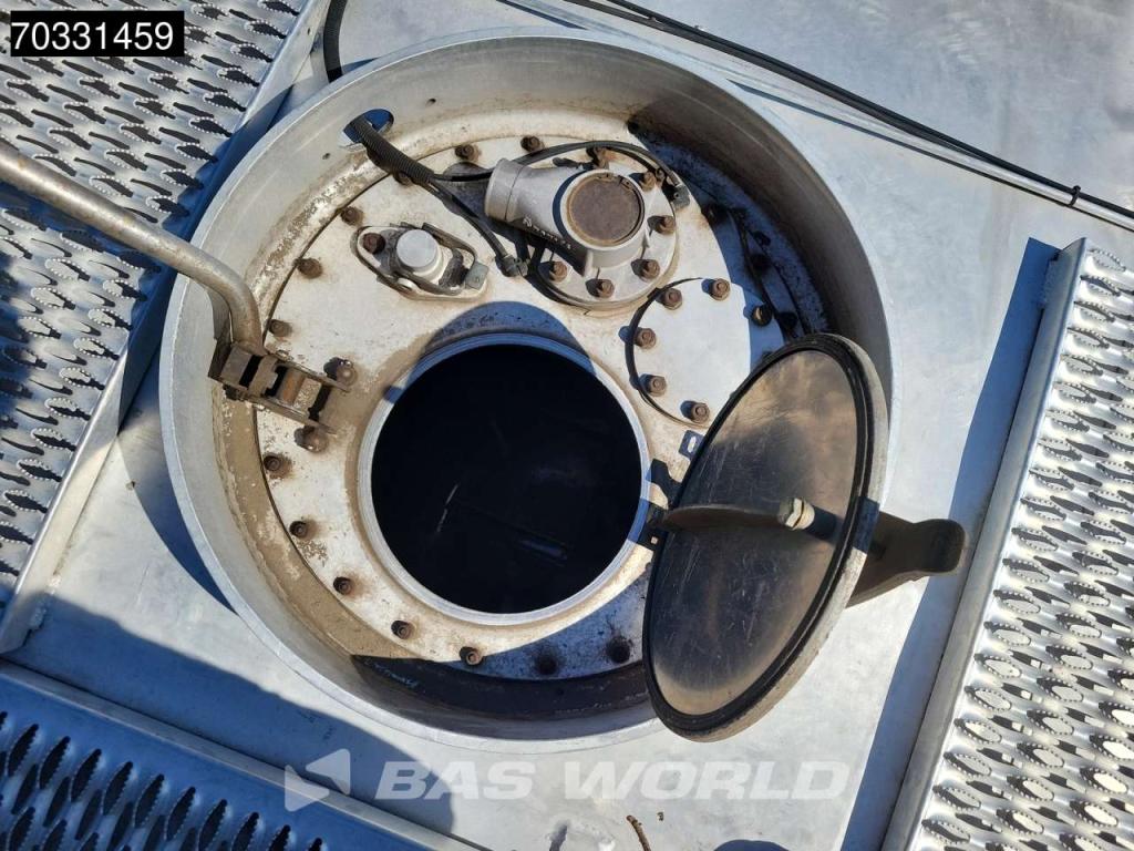 Mercedes-Benz Axor 1833 4X2 Tank Truck 3 Compartments Euro 5 Foto 13