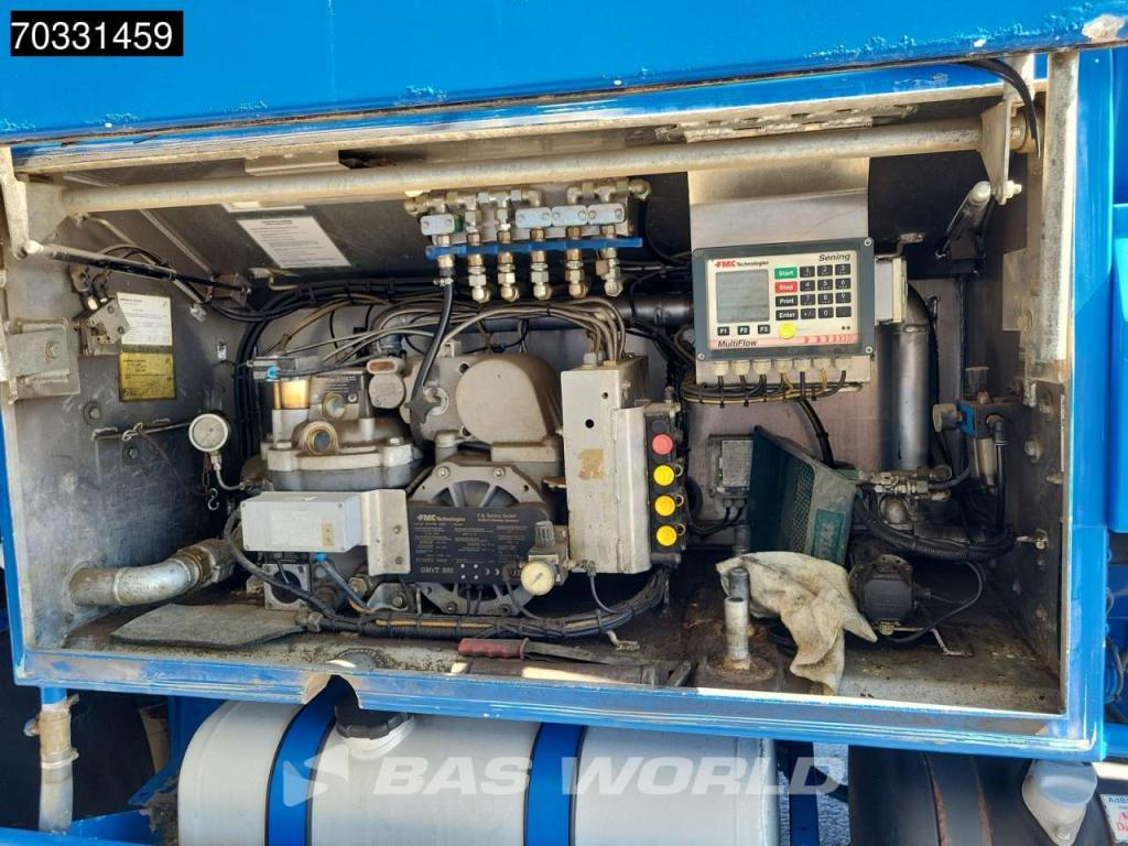 Mercedes-Benz Axor 1833 4X2 Tank Truck 3 Compartments Euro 5 Foto 18